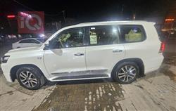 تۆیۆتا لاند کروزەر